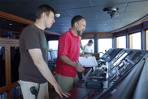 Cruising high seas, engineers detect fake GPS signals © Phys.org http://phys.org/